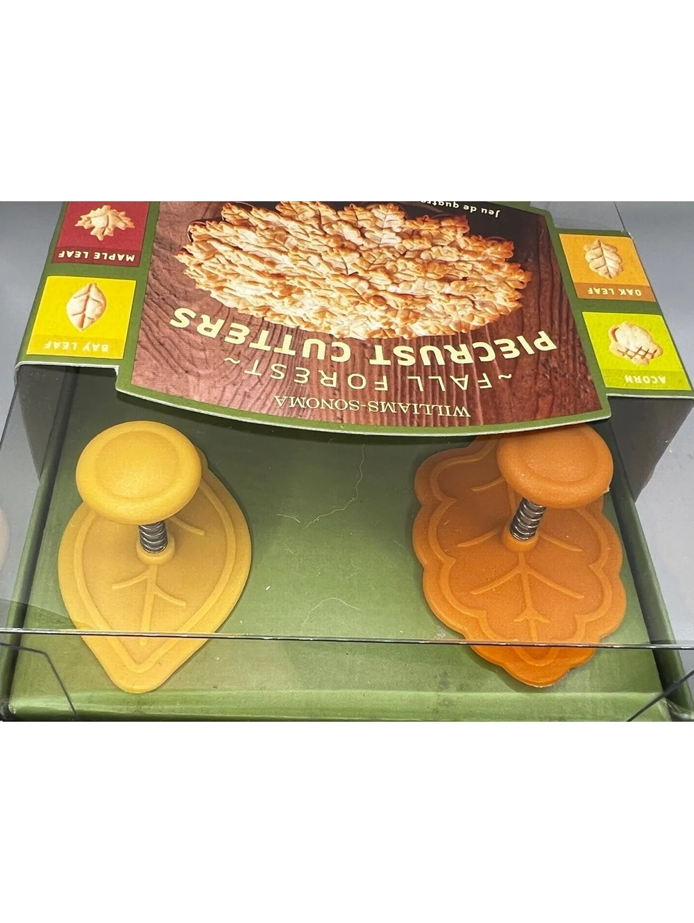 New Fall Themed Cookie Cutter Bundle - Wilton Halloween Linzer, Autumn Leaf Pasr